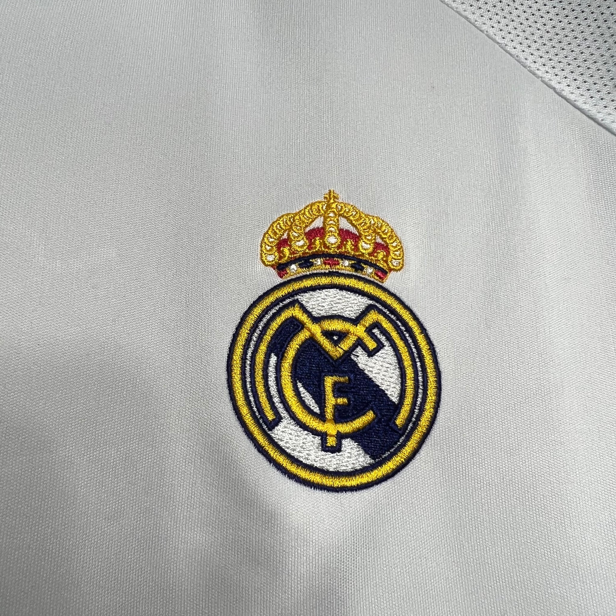 Real Madrid 2005/06 Home Retro Jersey